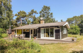 2 Bedroom Stunning Home In Aakirkeby in Vester Sømarken